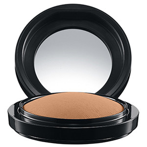 

Компактная пудра с подогретыми минералами mineralize skinfinish natural Mac, цвет medium golden