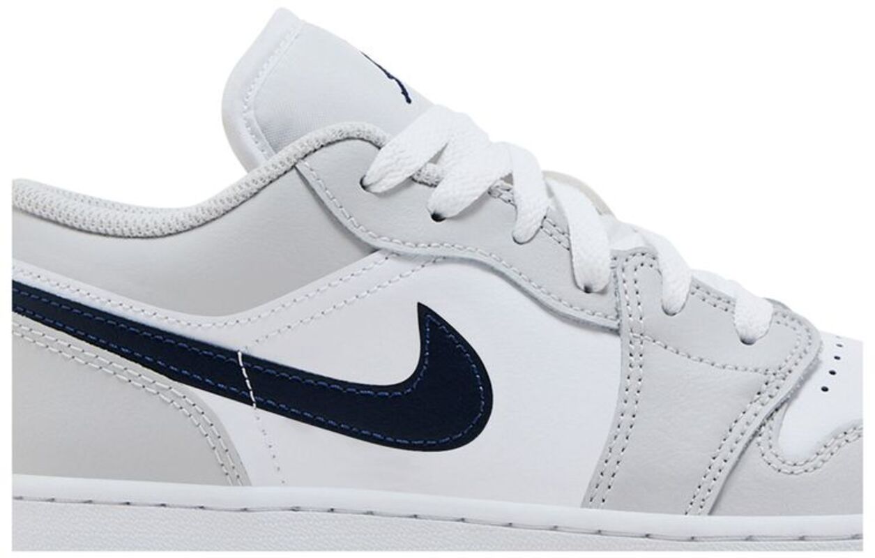 Женские кроссовки Jordan 1 Low White Neutral Grey Gum Midnight Navy — фото 3