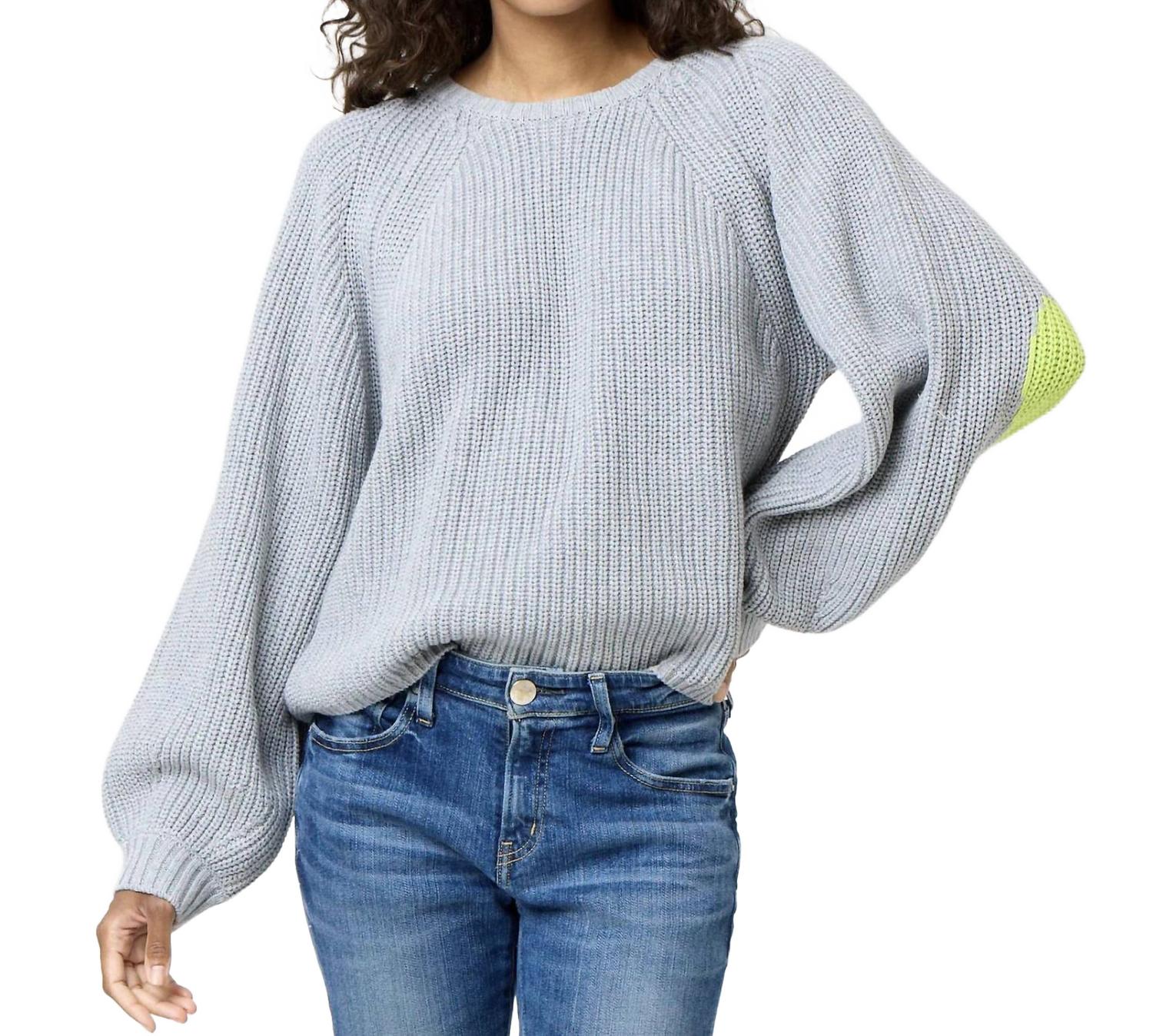 

Свитер Ricki с асимметричным вырезом и рукавом 3/4 в серой меланжевой пряже KERRI ROSENTHAL, серый