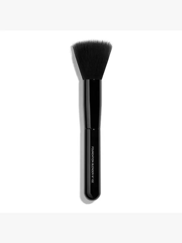 Pinceau Estompe Teint N°102 Кисть для растушевки тонального крема CHANEL