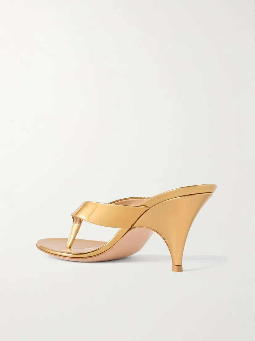 Сандалии-стринги Sofia 70 из зеркальной кожи Gianvito Rossi, золотой — фото 3