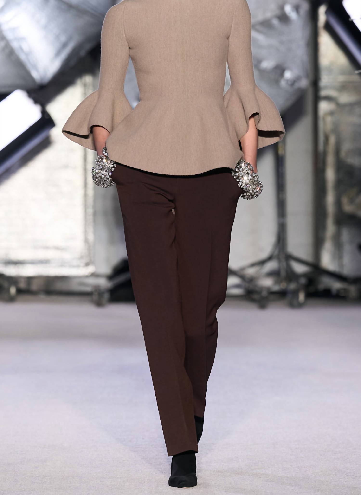 

Укороченные брюки Soren Crepe коричневого цвета Brandon Maxwell