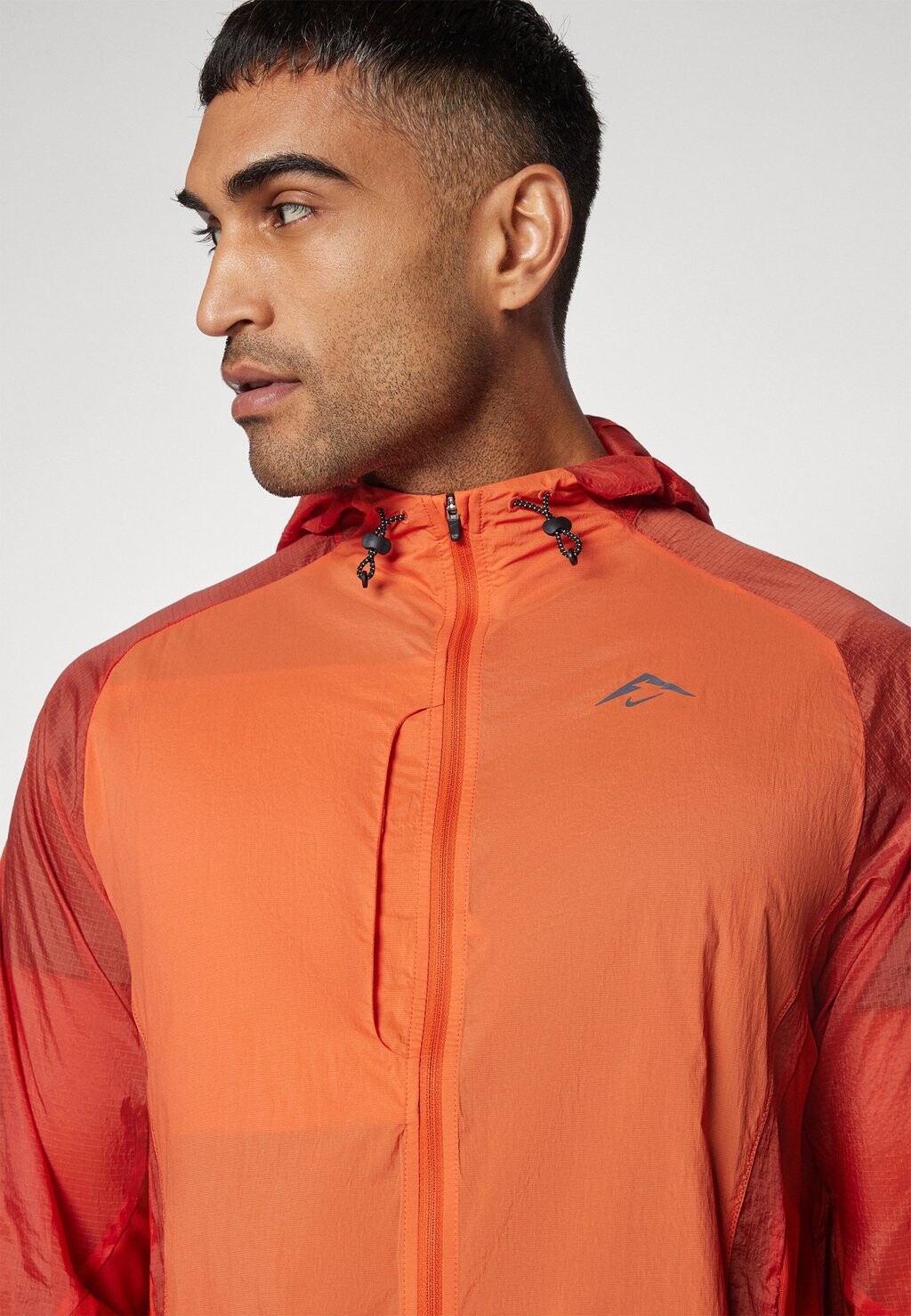 

Беговая куртка TRAIL AIREEZ Nike, оранжевый