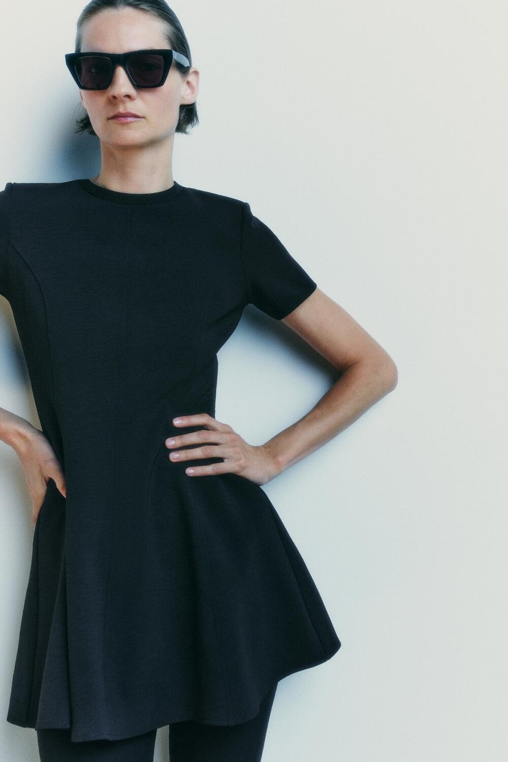 

Короткое платье для фигуристки ZARA, черный