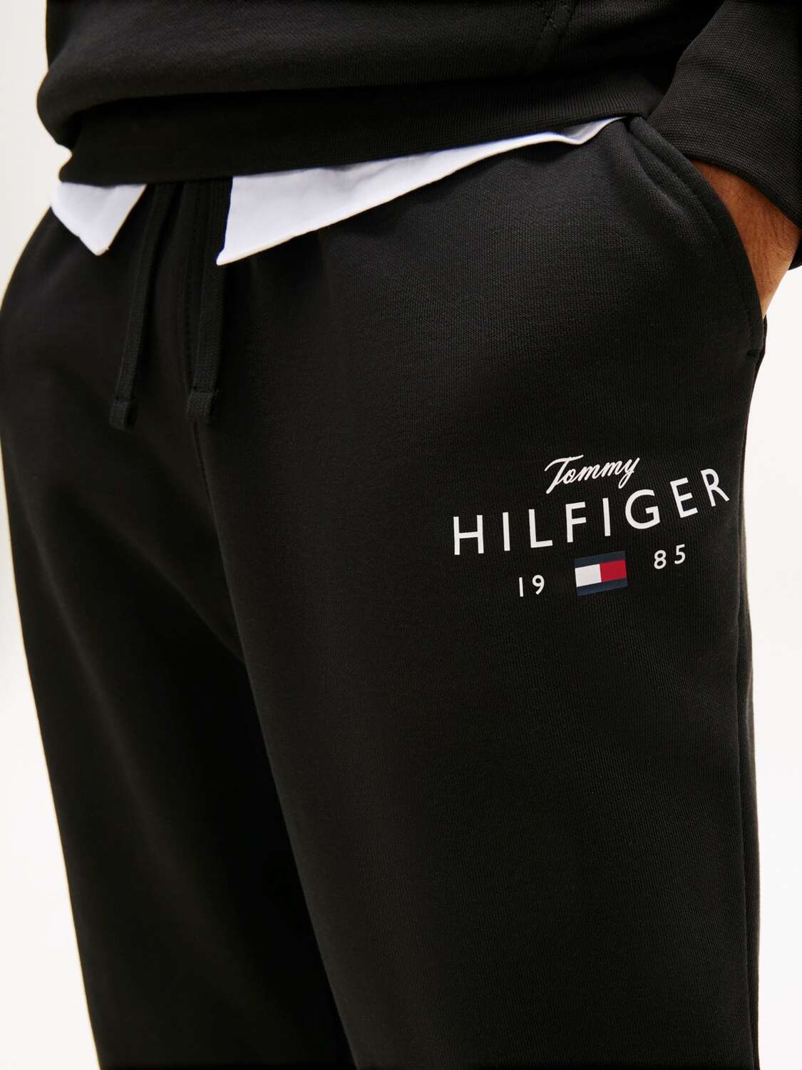 TOMMY HILFIGER Спортивный костюм в черном цвете — фото 4