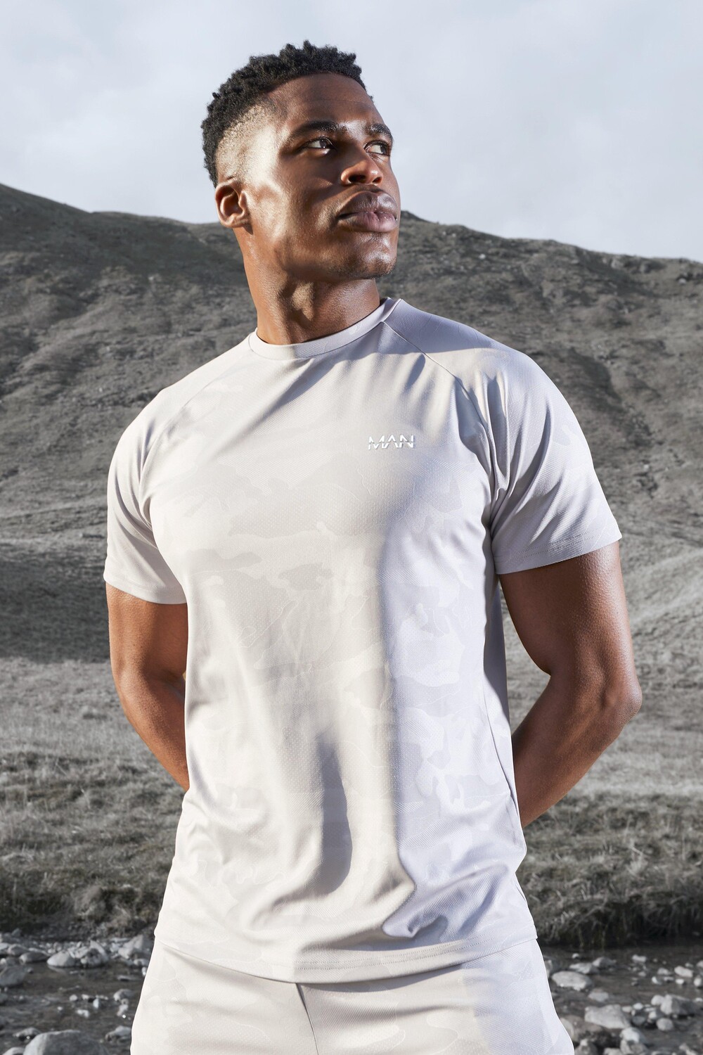 

Мужская футболка active camo raglan performance Boohoo, серый