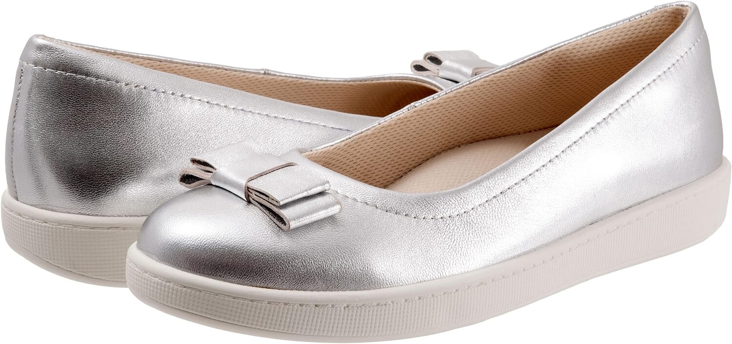

Туфли на плоской подошве Trotters Avery, цвет Silver Metallic