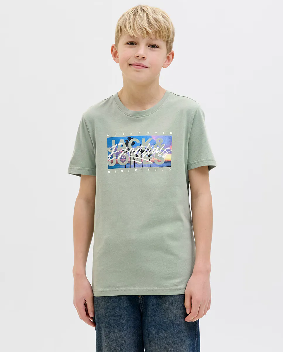 

Футболка для мальчиков с контрастным логотипом спереди Jack & Jones, зеленый