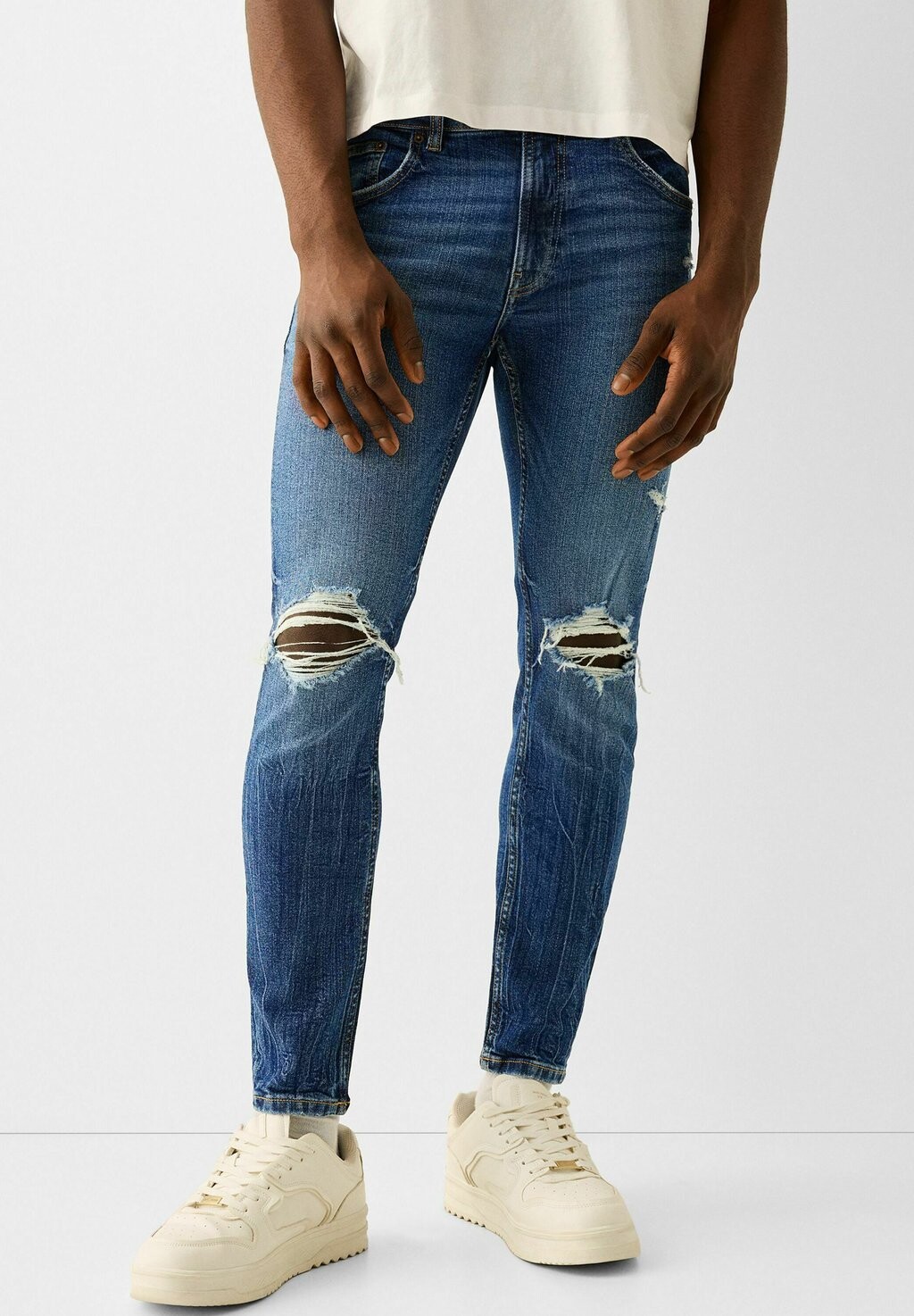 

Джинсы приталенного кроя RIPPED Bershka, цвет dark blue