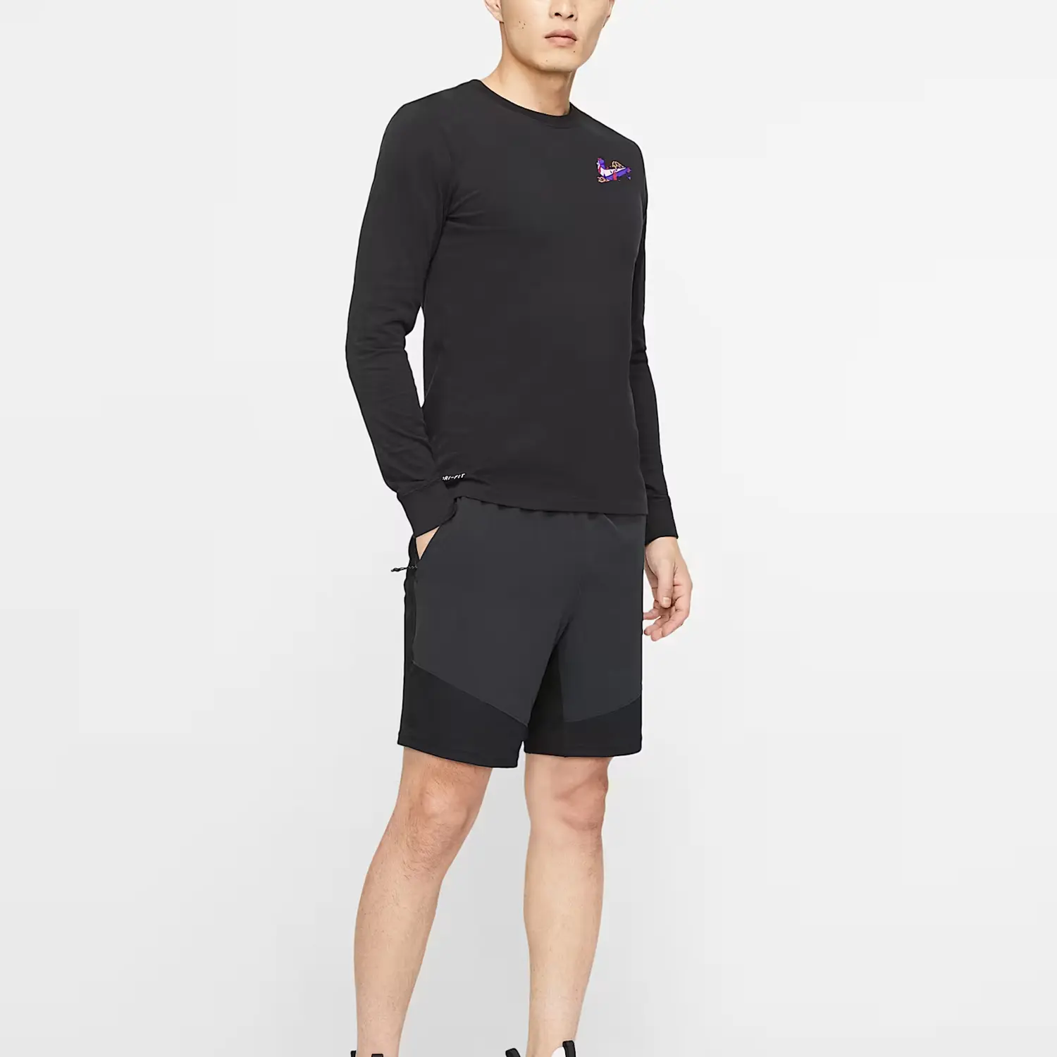 Nike Dri Fit футболка мужская черная с круглым вырезом Moderate — фото 4