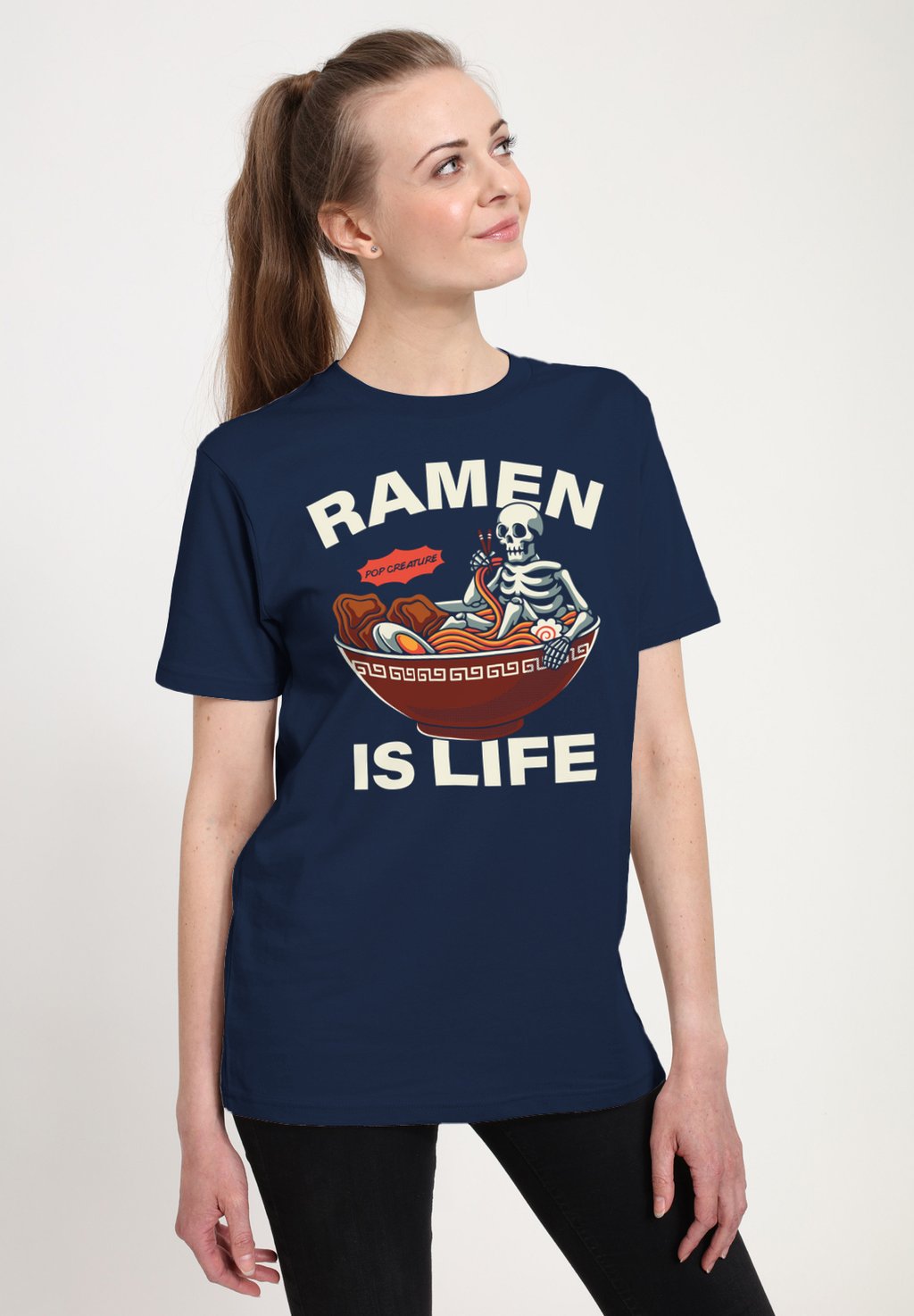 

Футболка с принтом POP CREATURE RAMEN IS LIFE Henry Tiger, темно-синий