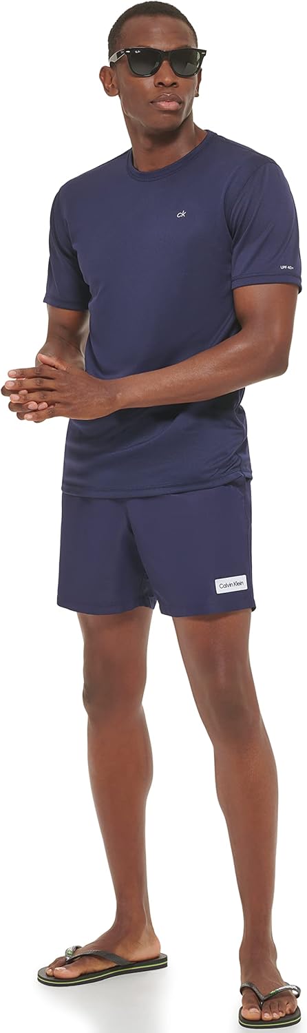 Calvin Klein Mens, легкий, быстросохнущий, с коротким рукавом, защита от ультрафиолетового излучения 40+, Navy — фото 4