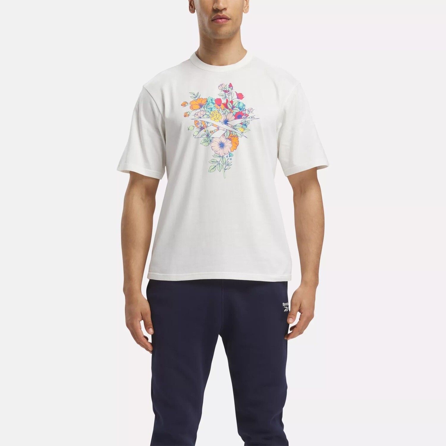 

Футболка Reebok Identity Good Vibes, цвет Chalk