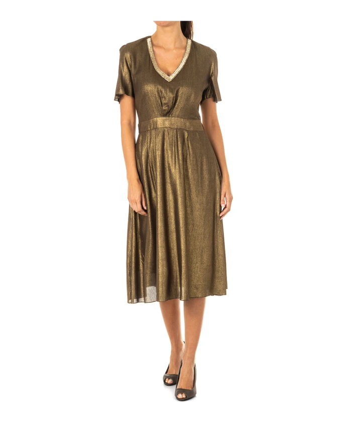 

Коричневое платье с короткими рукавами, оборками и украшениями из драгоценных камней. La Martina, коричневый