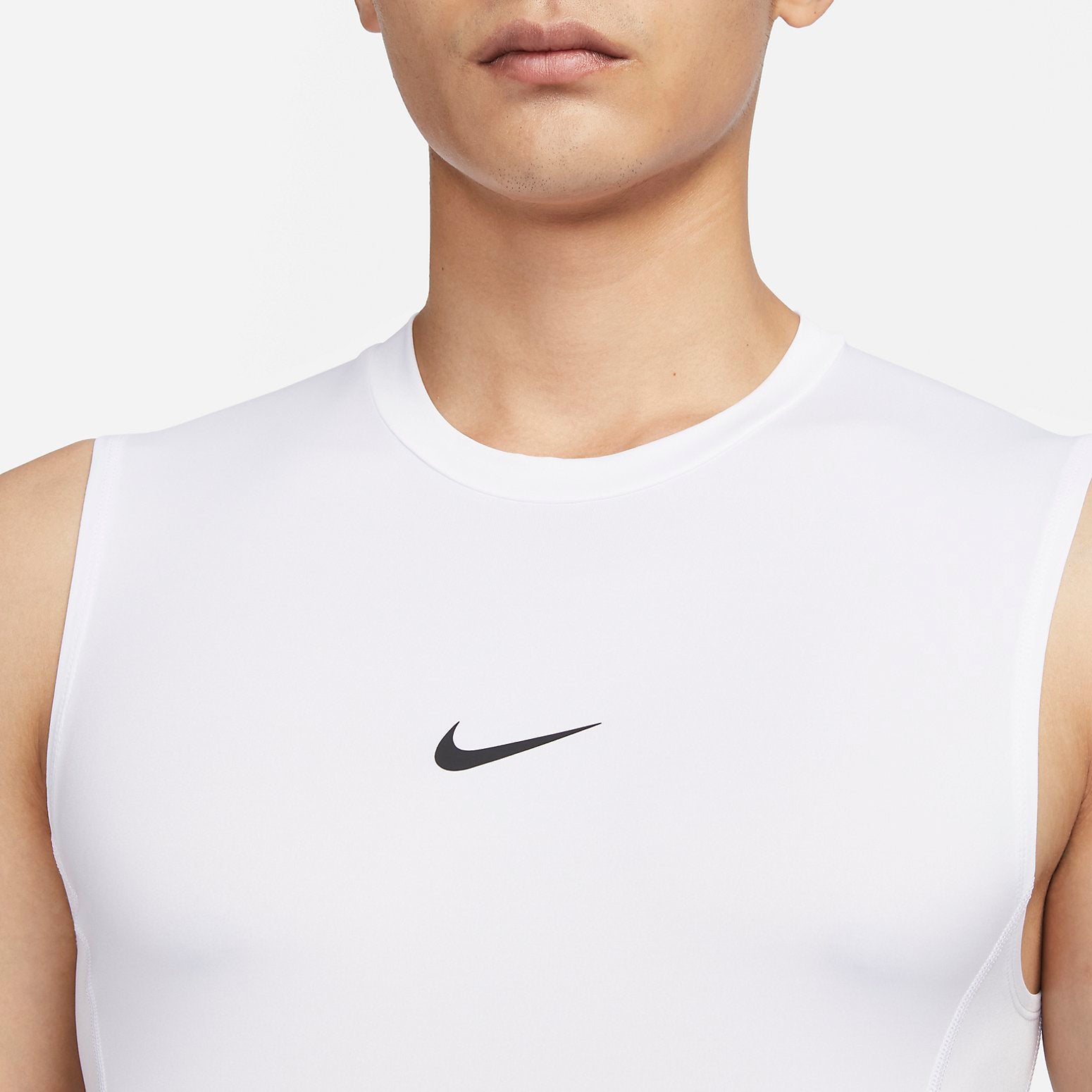 Спортивный топ Nike Pro Dri-FIT Fitness Top 'White' FB7915-100, белый — фото 3