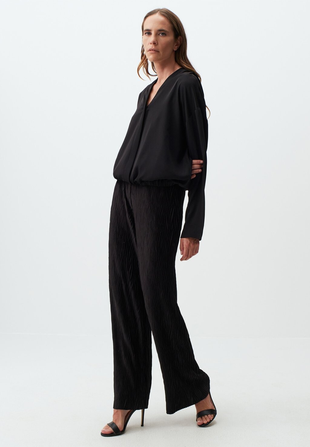 

Брюки HIGH WAIST PLEATED Jimmy Key, черный