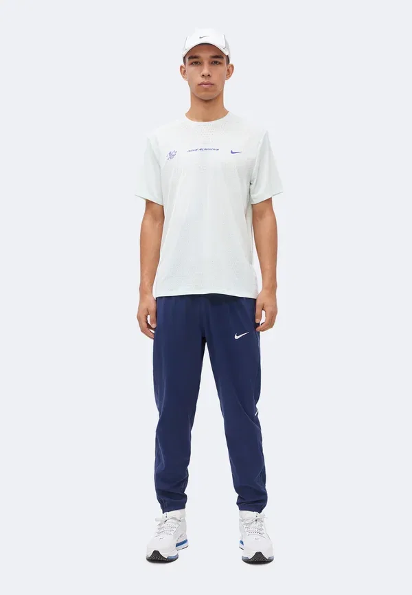 Футболка спортивная Aeroswift Nike Performance, бледно-зеленый/лазурный — фото 2