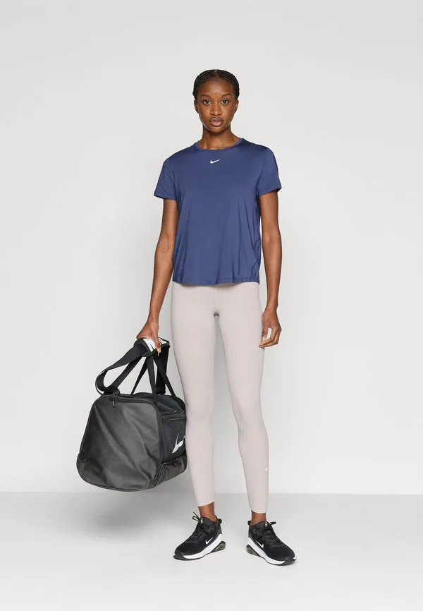 Классическая спортивная футболка Nike Performance, Midnight Navy/White — фото 2