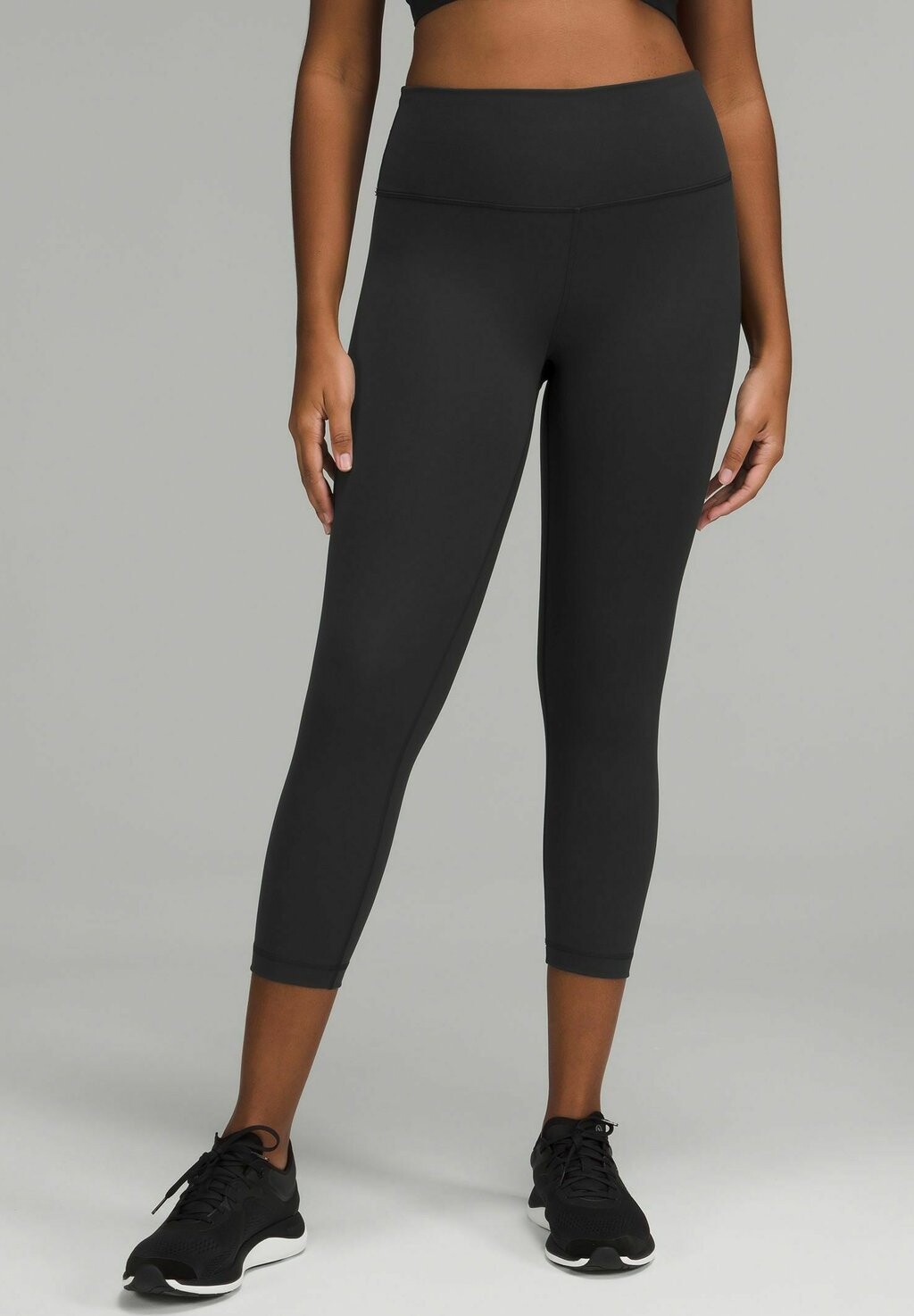 

Капри женские lululemon спортивные, черный