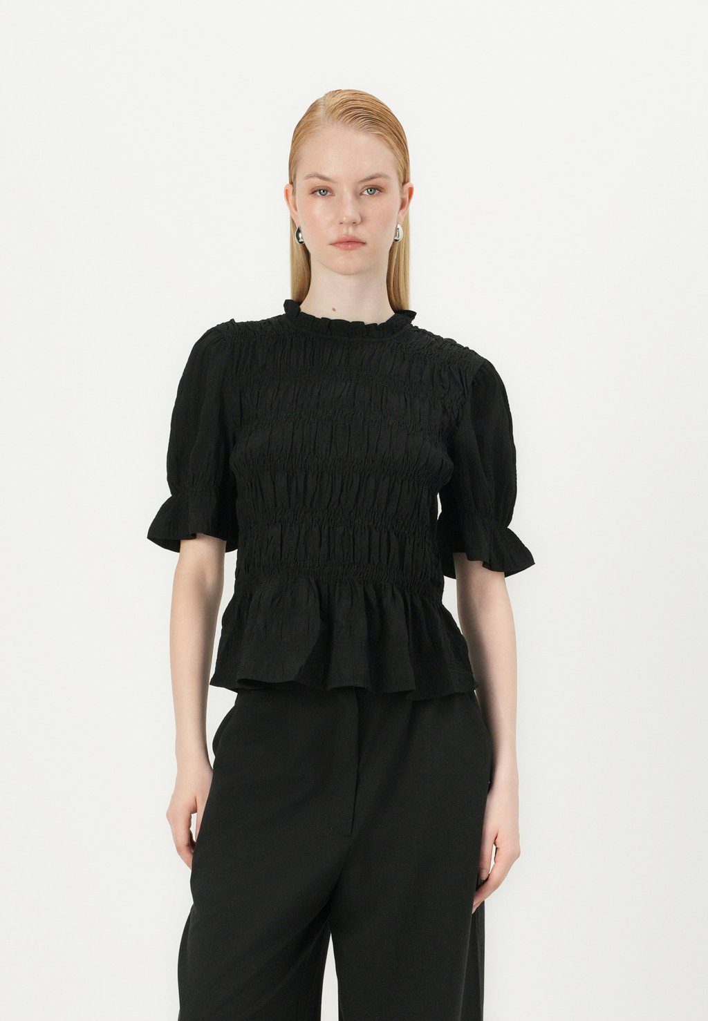 

Блуза PCMOLLY O NECK SMOCK Pieces, черный