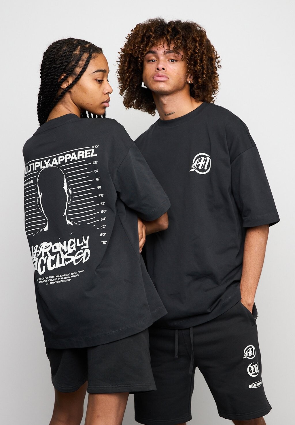 

Футболка с принтом Calumny Multiply Apparel, черная, стиранная содой