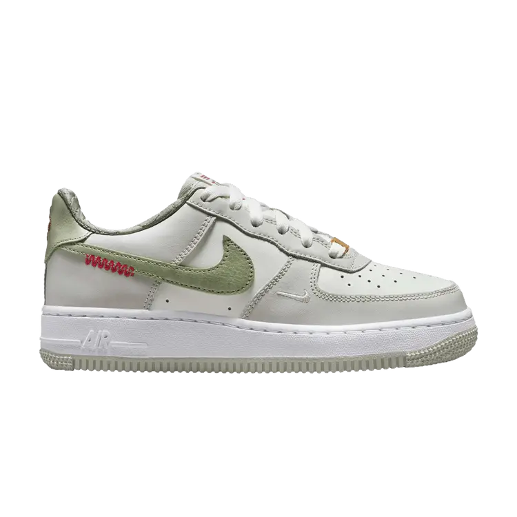 

Кроссовки Nike Air Force 1 LV8 GS Year of the Snake, серый