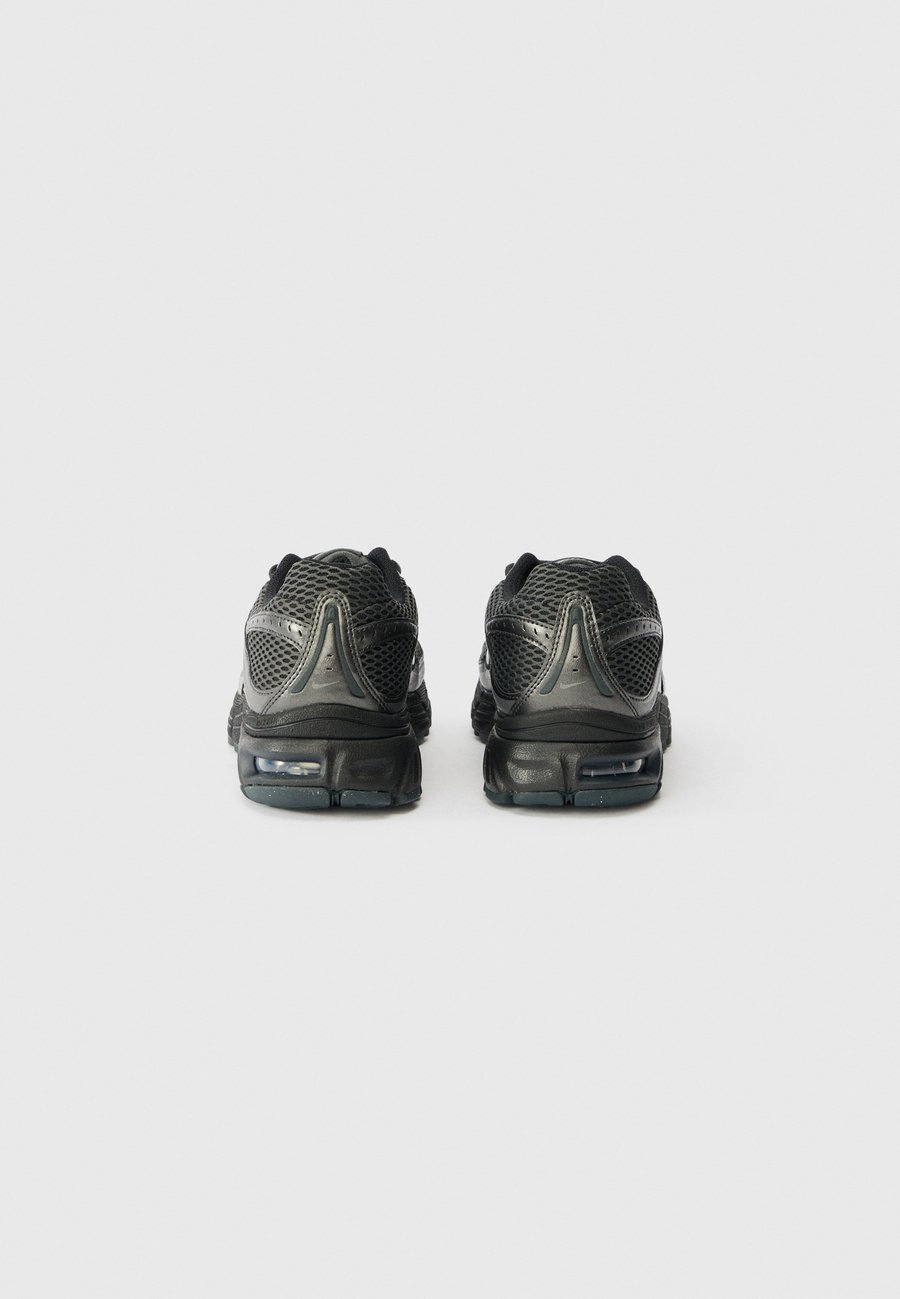 Кроссовки Nike Sportswear AIR MAX MOTO 2K, Black/Dark Smoke Grey/Metallic Dark Grey/Black — фото 3