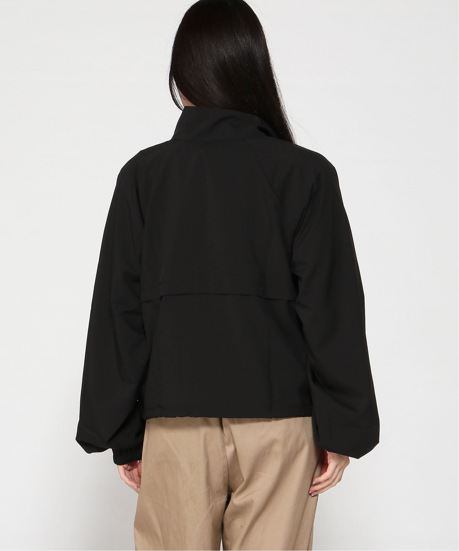 (W) Спортивная куртка GapFit Oversized Runaround GAP, BLACK_1 — фото 3