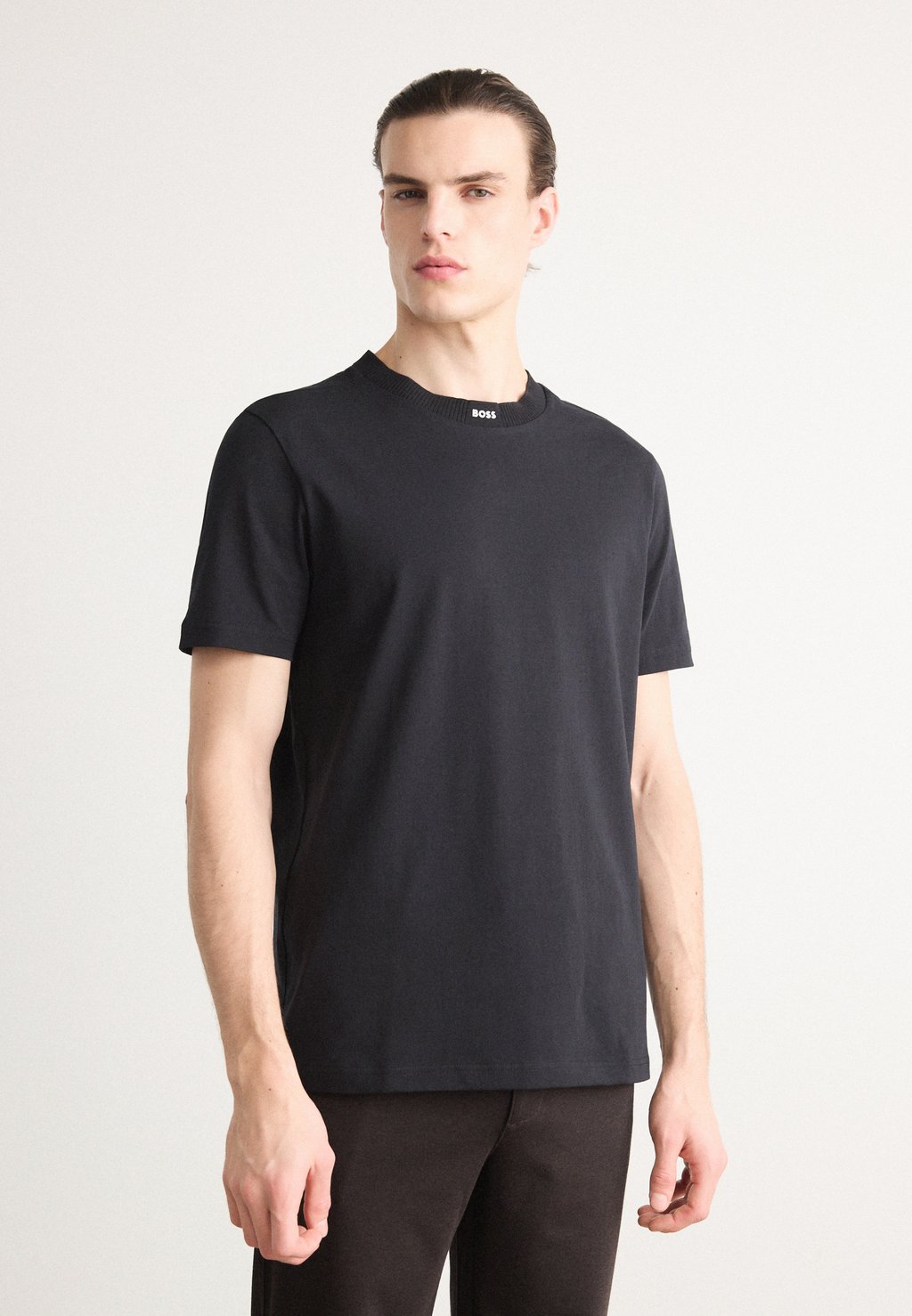 

Базовая футболка TEE BOSS, черный