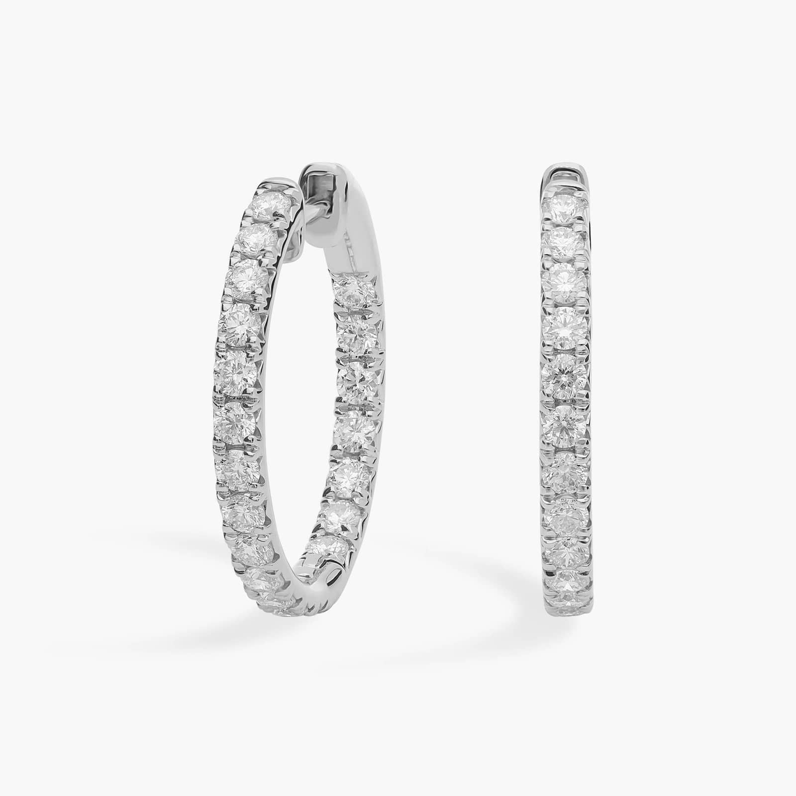 

Серьги-кольца с бриллиантами French Pavé Eternity из 14-каратного белого золота (1 карат, два) Blue Nile