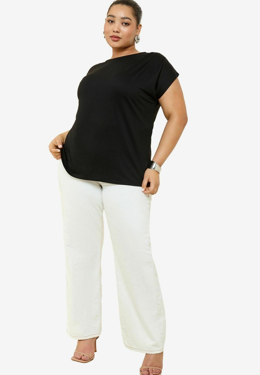 

Базовая футболка PLUS SIZE FIT Friends Like These, черный