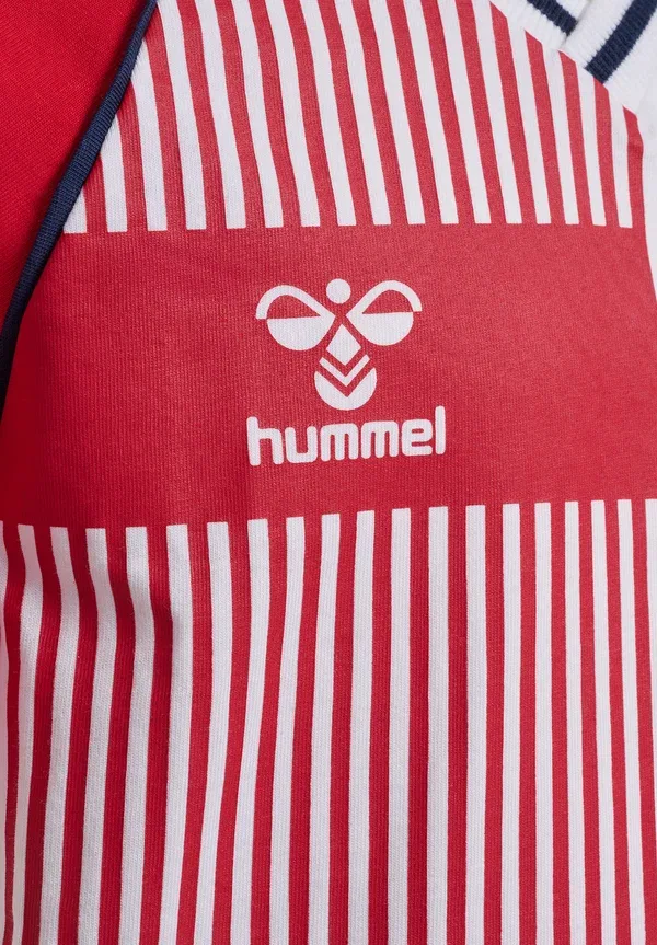 Футболка Hummel Hmljr reg dbu stripy t-shirt s/s print t-shirt, танго красный — фото 3