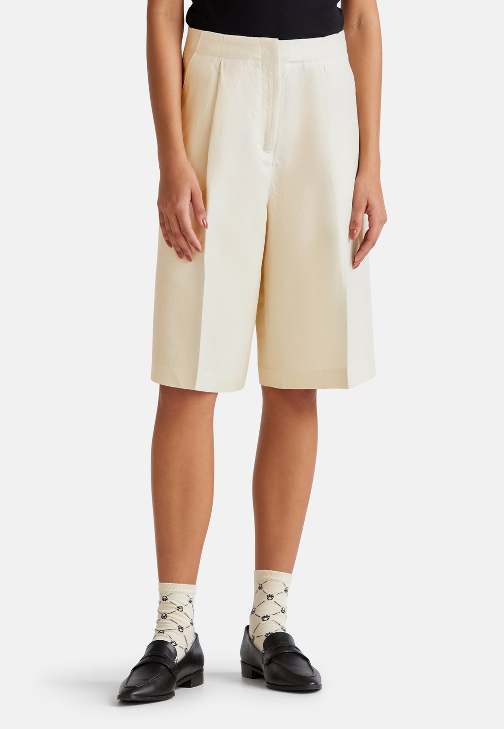 

Шорты KNEE-LENGTH United Colors of Benetton, бежевый