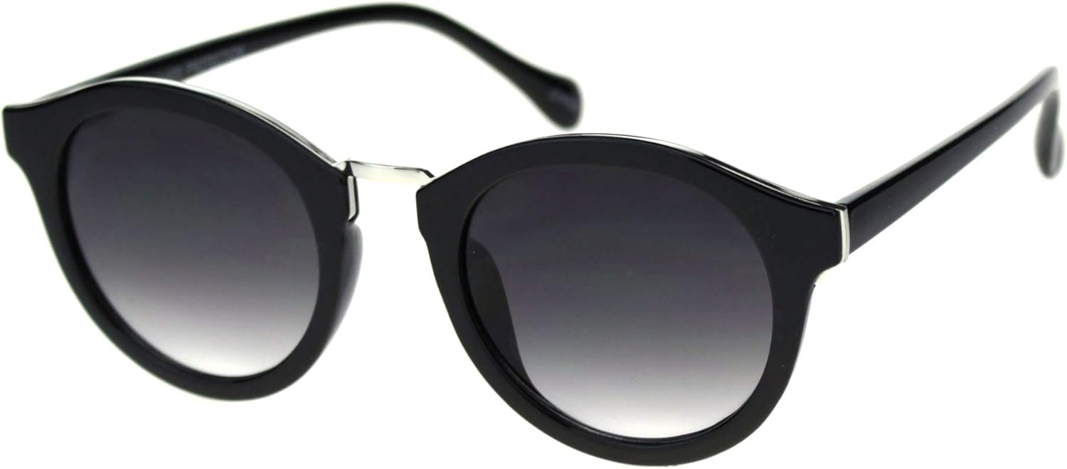 

Стильные женские солнцезащитные очки с круглой оправой в форме замочной скважины, металлической перемычкой и акцентами, защита от УФ-излучения 400 PASTL, Black Silver (Smoke)