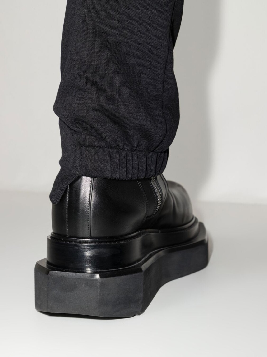 VETEMENTS спортивные брюки с вышитым логотипом, черный — фото 4