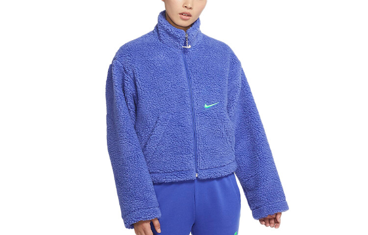 

Женская куртка Nike, цвет CosmicBlue