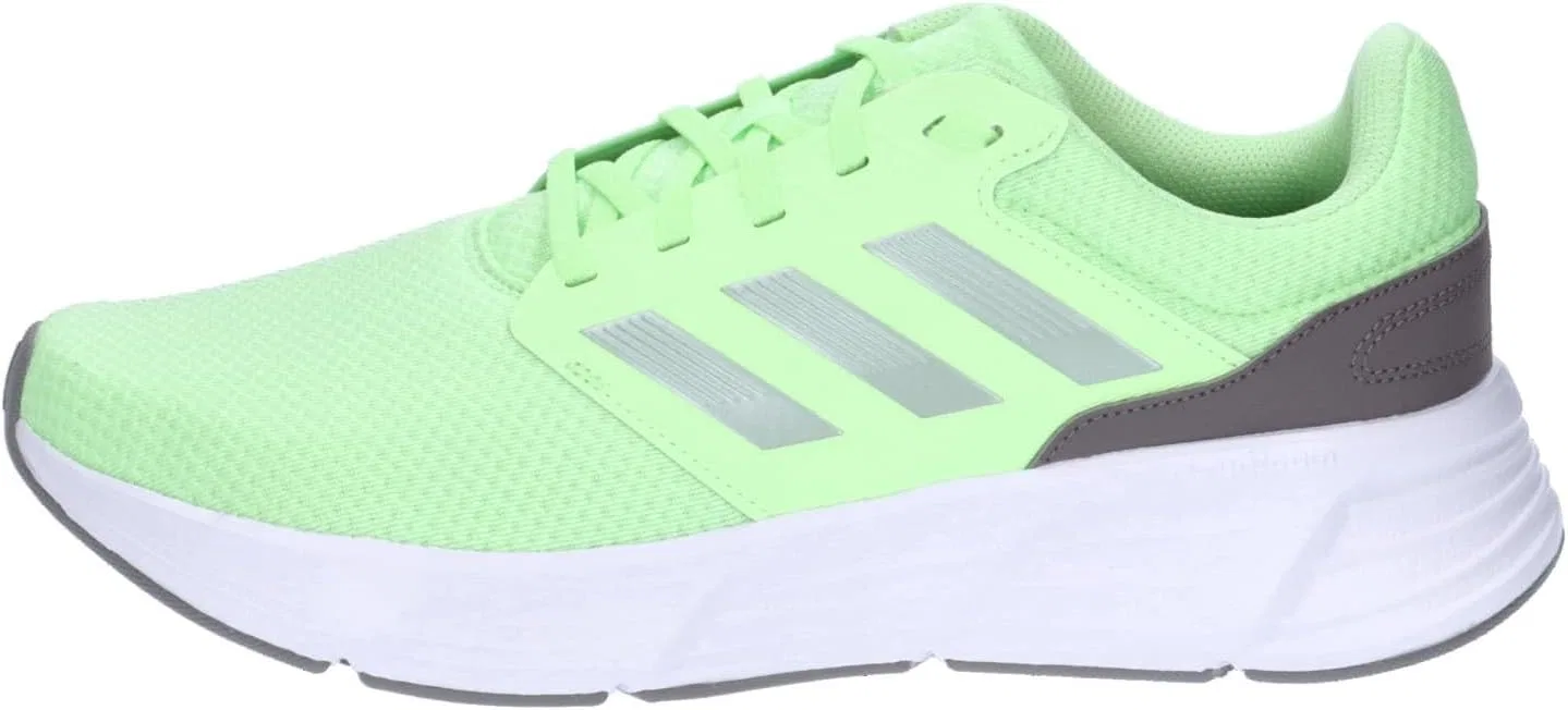 Мужские беговые кроссовки Adidas Galaxy 6, Charcoal Linen Green Met Green Spark — фото 2