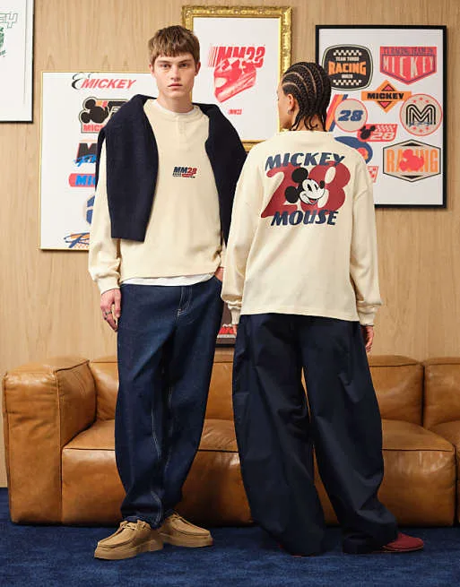 

Кремовая футболка свободного кроя с длинными рукавами и принтом Микки ASOS DESIGN Disney Racing, Бежевый, Кремовая футболка свободного кроя с длинными рукавами и принтом Микки ASOS DESIGN Disney Racing