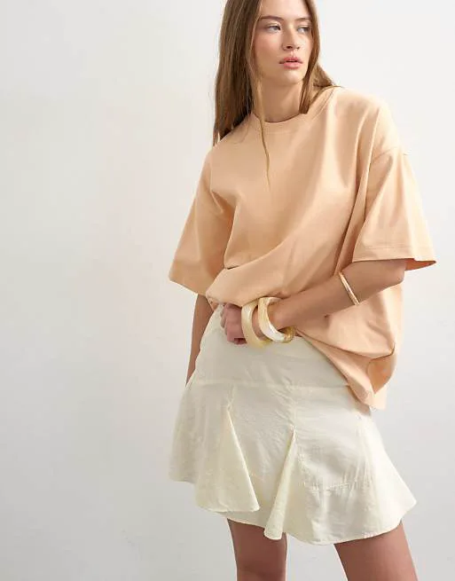 

Кремовая мини-юбка с подолом в виде годе Topshop