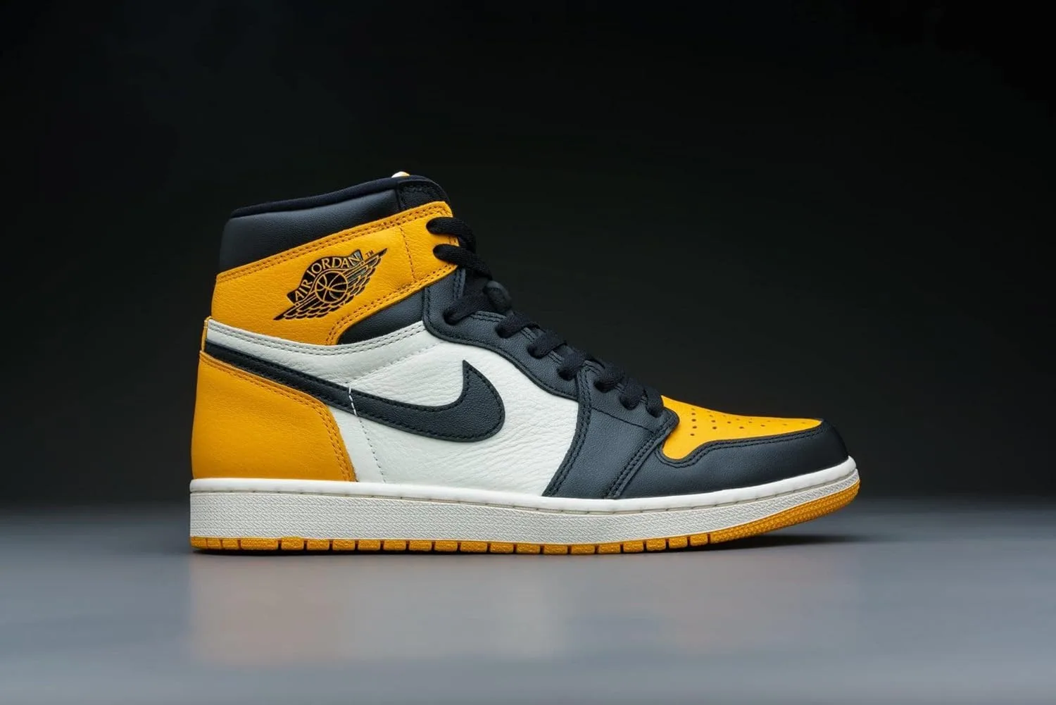Мужские кроссовки Jordan Air 1 Mid Hi-Top Nike, черный — фото 2