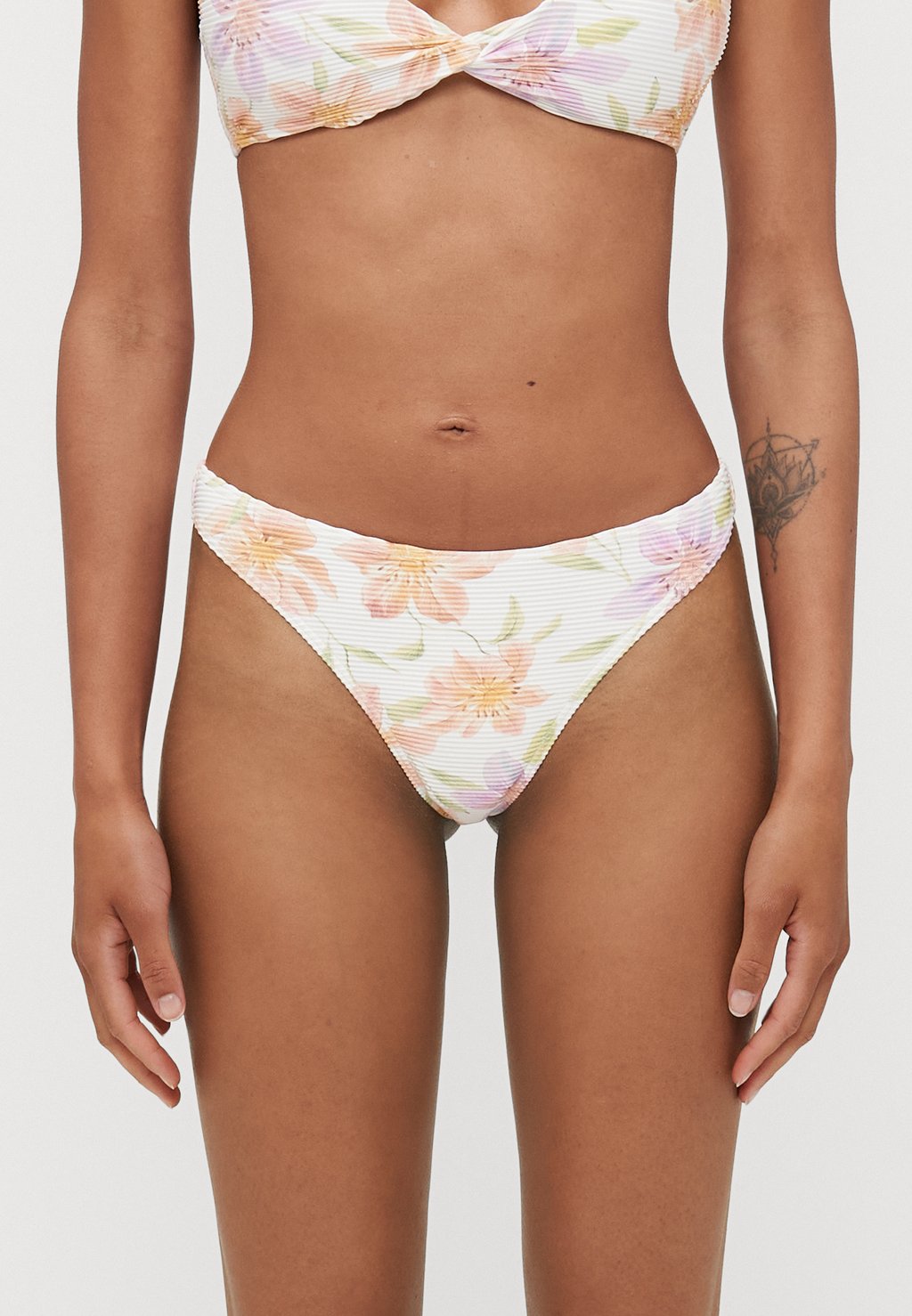 

Плавки бикини DAY DRIFTIN SKIMPY HIKE Billabong, мультиколор