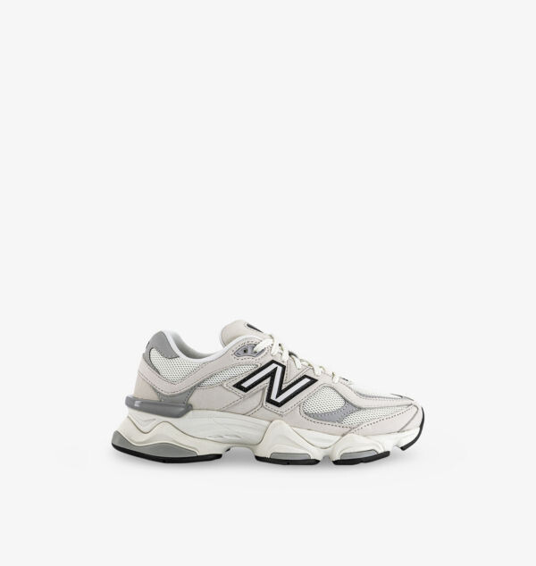 

9060 Кроссовки из замши с низким верхом и вставками New Balance, белый