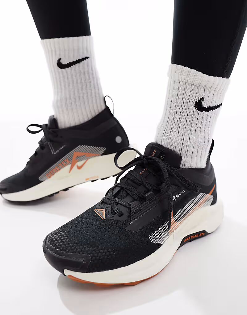 Кроссовки Nike Running ReactX Pegasus Trail 5 Gore-TEX темно-синего и белого цветов