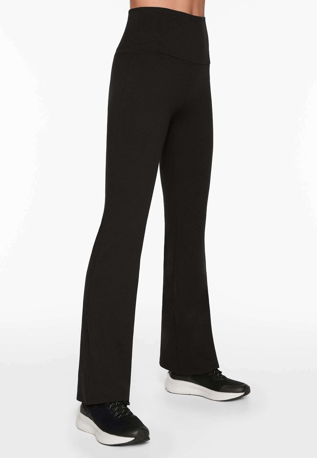 

Брюки SUPER HIGH-RISE COMFORTLUX FLARE OYSHO, цвет black