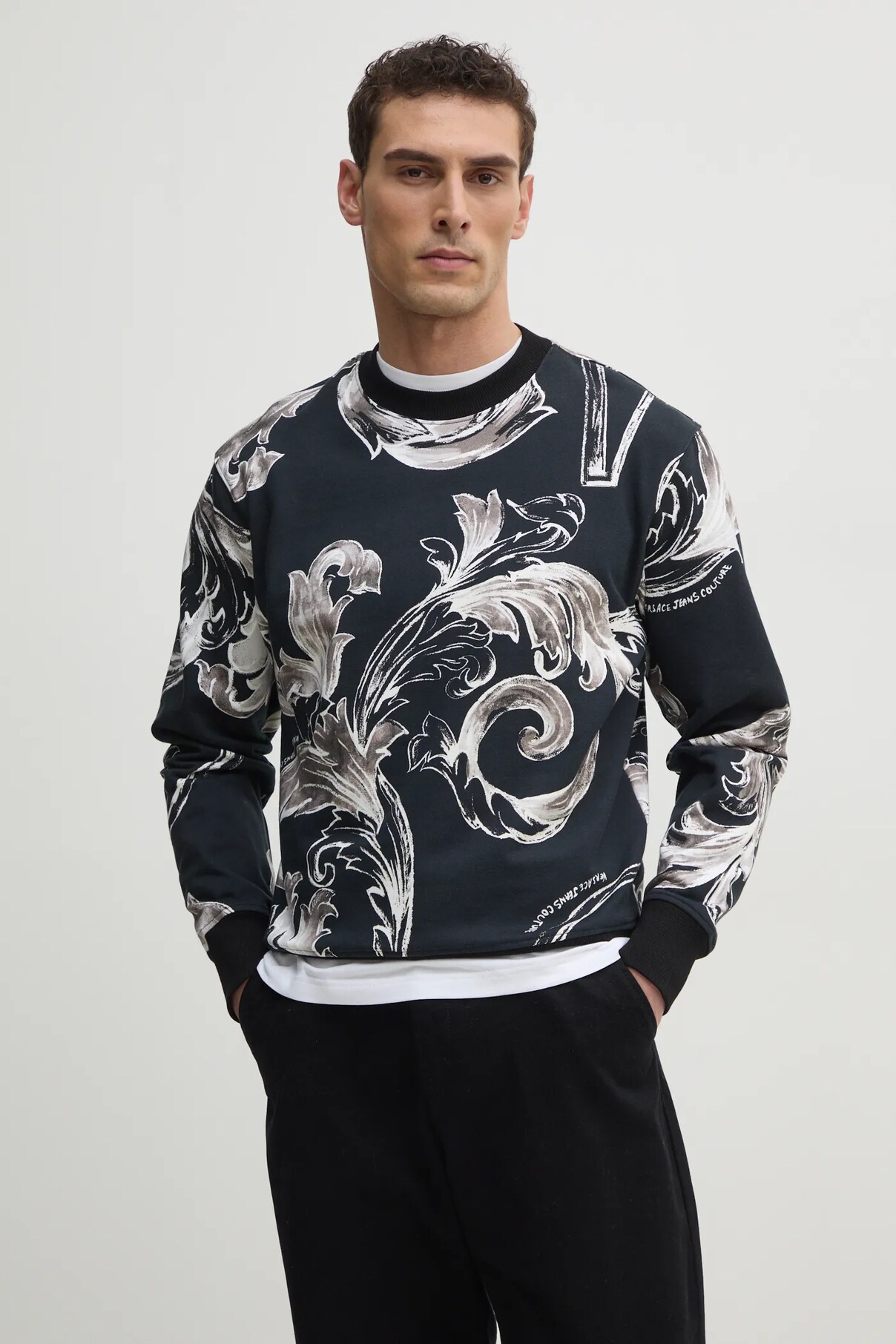 

Хлопковая толстовка Versace Jeans Couture, черный