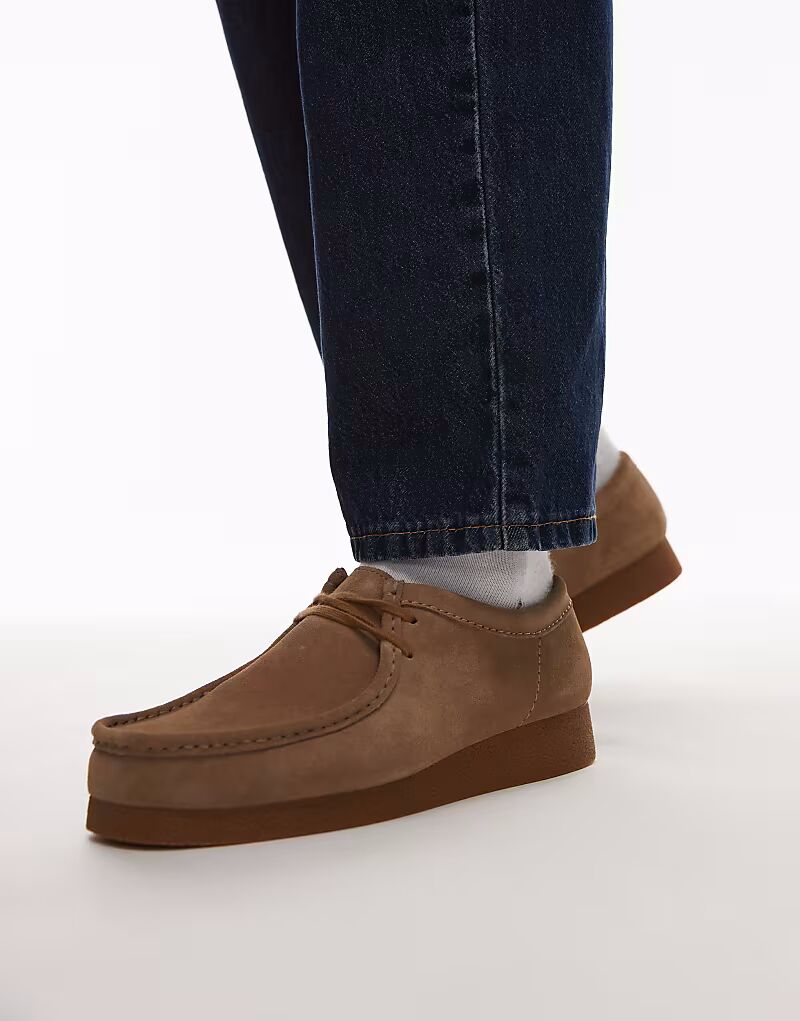 

Кроссовки Clarks Wallabee EVO из темно-песочной замши
