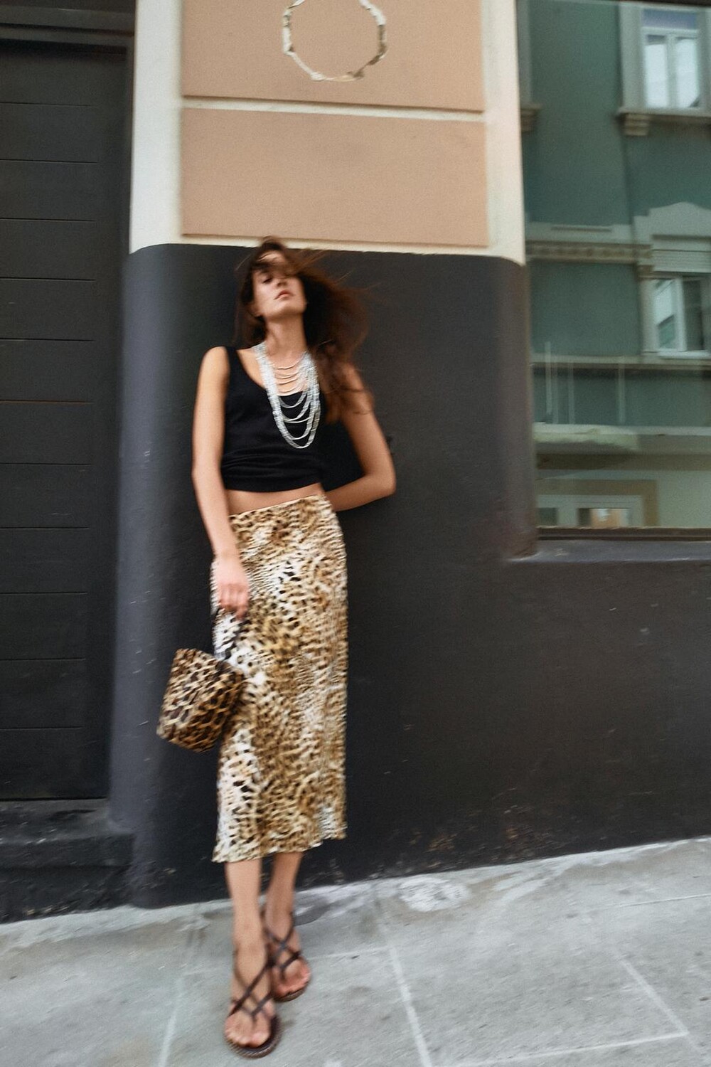 

Атласная юбка миди ZARA, цвет leopard