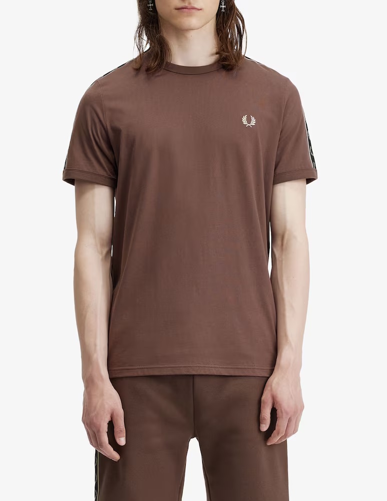 

Лента-футболка Fred Perry, коричневый