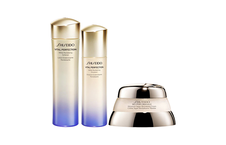 Набор для ухода за кожей Shiseido Vital Perfection: софтнер, эмульсия и лифтинг-крем, 150 мл + 100 мл + 50 мл — фото 2
