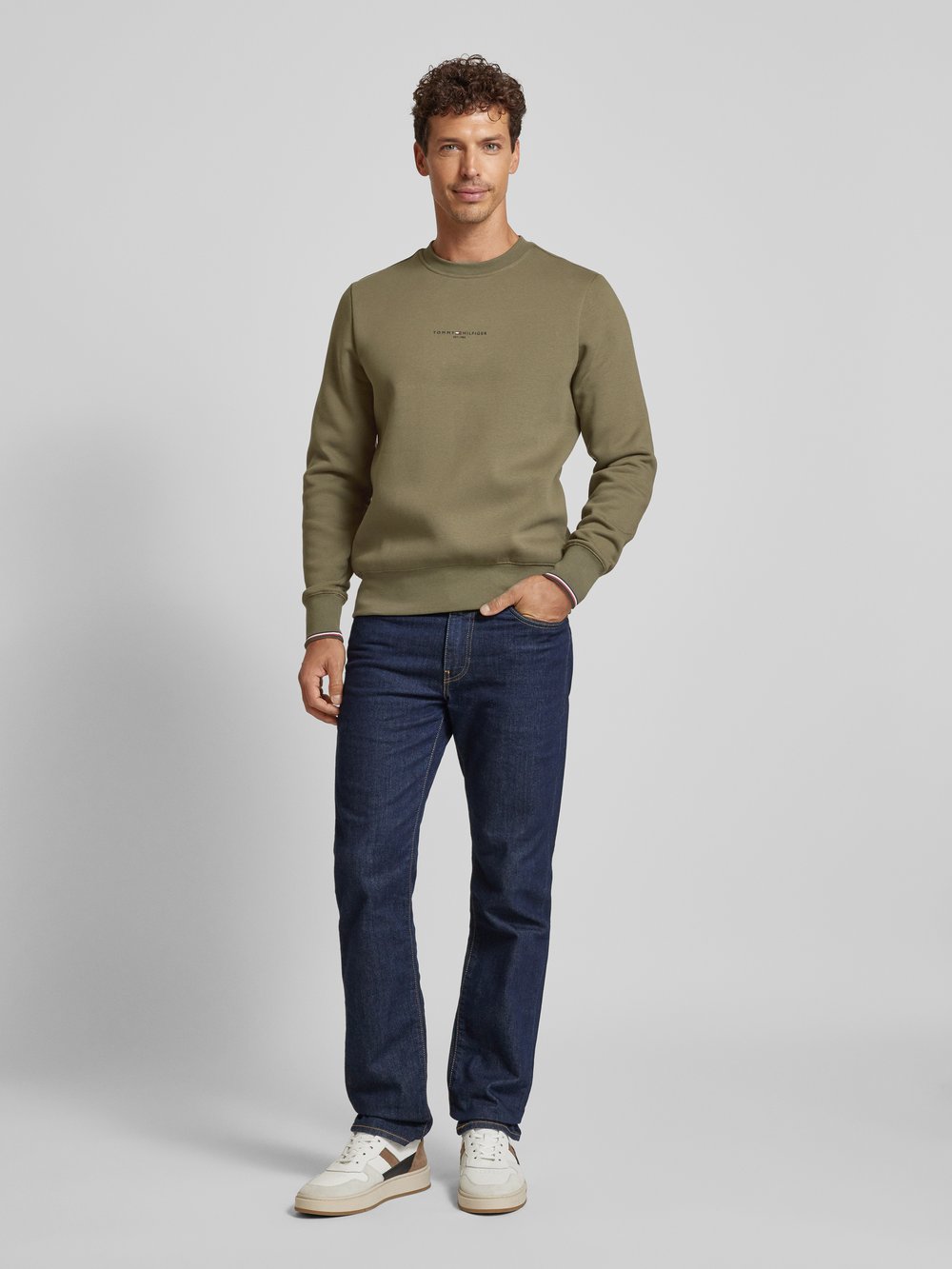 

Толстовка с этикеткой Tommy Hilfiger, оливковый